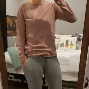 Lightweight Sweater w Pocket